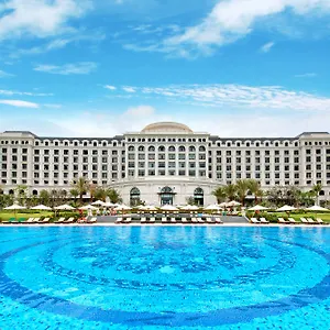 https://vinpearl-golf-land-resort-villas.nhatrangbesthotels.com